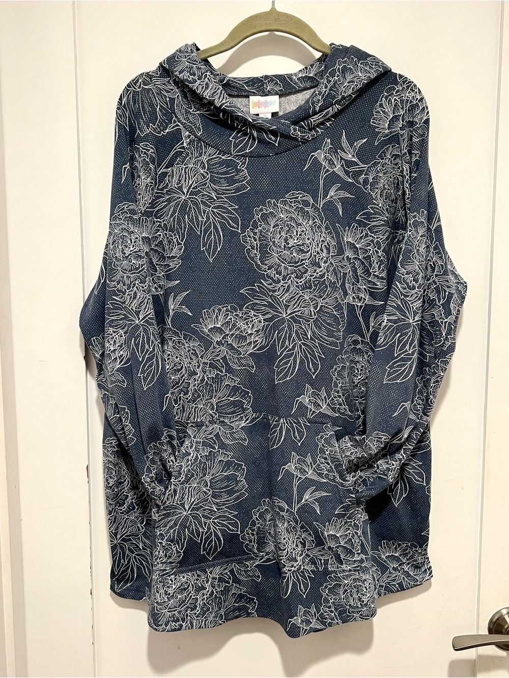 🎈3/$45 LuLaRoe Amber XL Navy Chambray Blue White Floral Pullover Hoodie